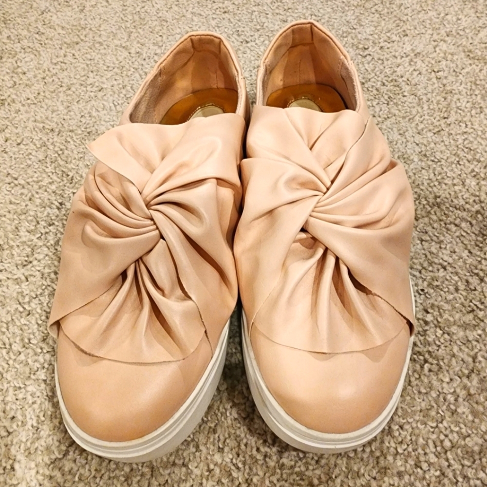 Kenneth Cole Dubb Twist